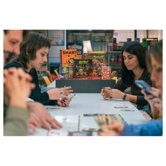 Red Glove - Fast West Party Card Game Ages 7+ - Action-Packed Wild West Simultaneous Dueling Game for 2-10 Players with 110 Gunslinger Cards Showcase Pack - RG2077 - Italian Edition