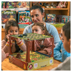 Red Glove - Spinderella Board Game Ages 6+ - Award-Winning 3D Magnetic Skill & Strategy Game for 2-4 Players with Spider Pulley System and Ants - RG2082 - Italian Edition