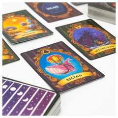 Red Glove - Sweet Dreams Party Board Game Ages 7+ - Hilarious Narrative Memory & Dream Chain Game for 2-13 Players with 110 Creative Storytelling Cards - RG2078 - Italian Edition