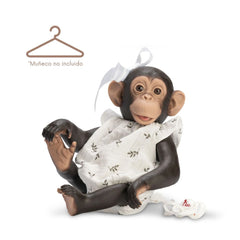 Chimpanzee doll wearing a brown floral romper with a white bow, sitting with outstretched arm. Text: "Muñeco no incluido".