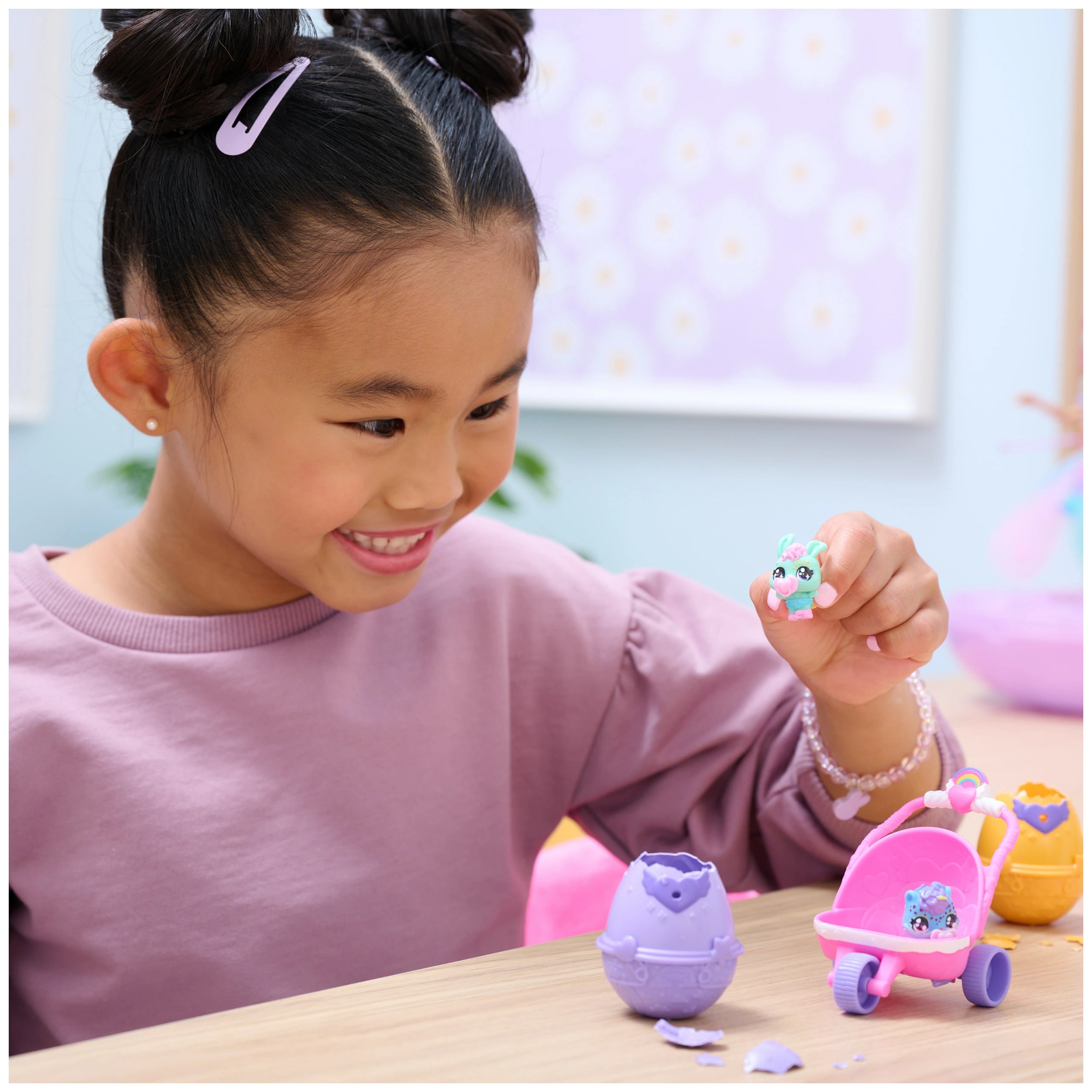 Hatchimals Alive Hatch N’ Stroll Playset with Stroller Toy and 2 Mini Figures