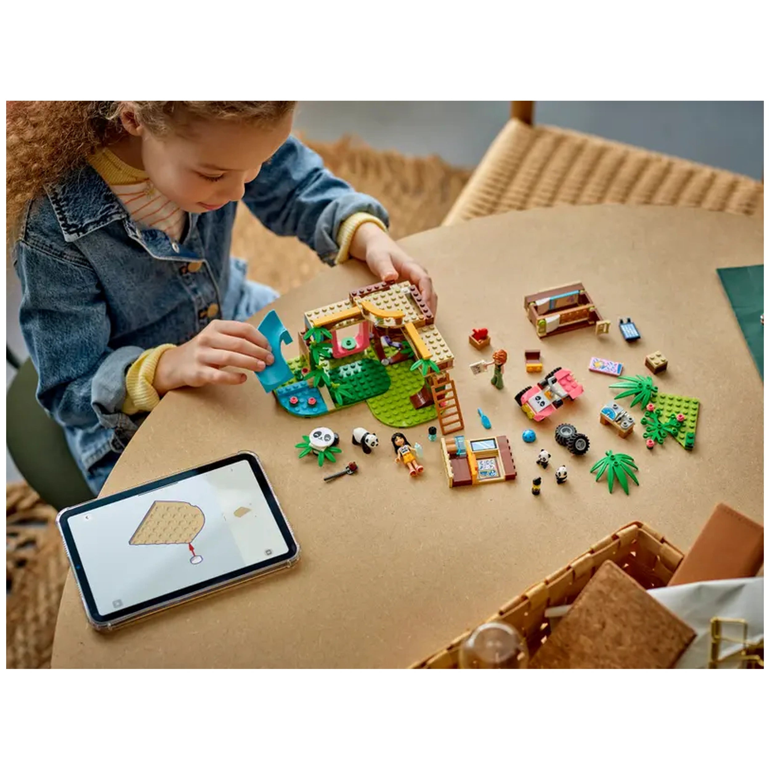 LEGO Friends - Panda Sanctuary Animal Care - Construction Set Toys
