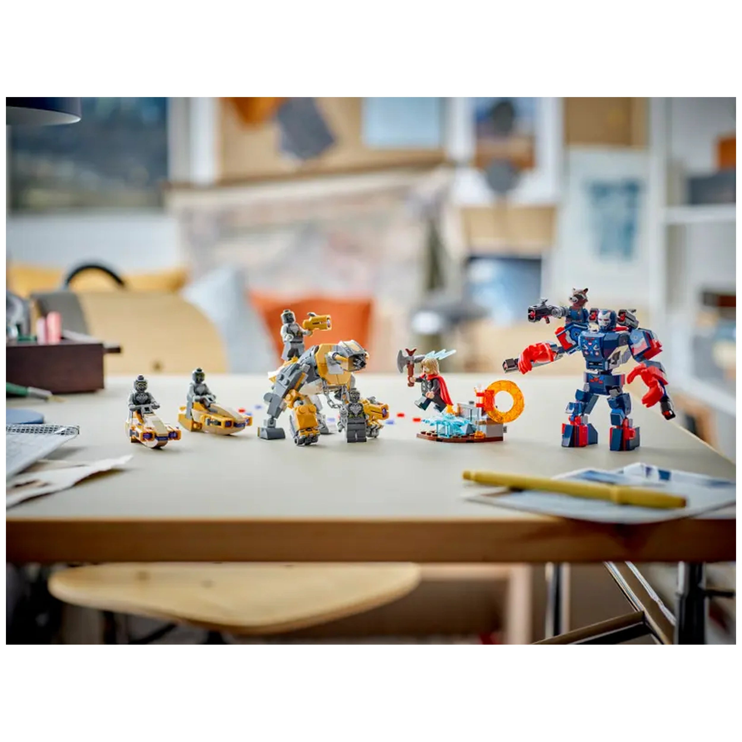 LEGO - Marvel-Avengers-Endgame-Thor-vs-Chitauri-Action-Toy-Figures