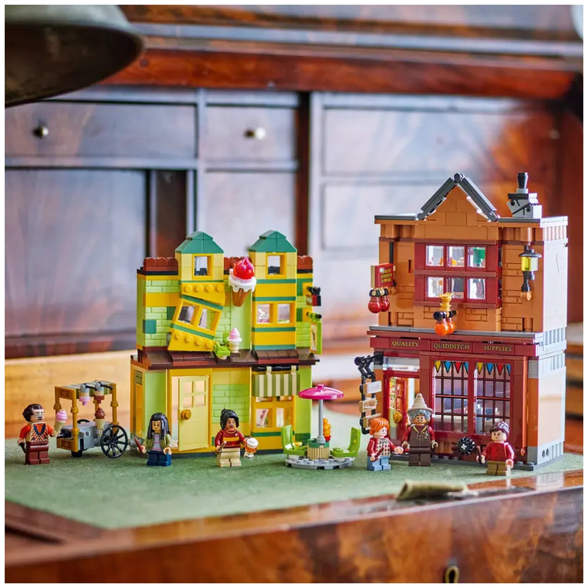 LEGO - Quality Quidditch Supplies and Ice Cream Parlour - Construction Set Toys