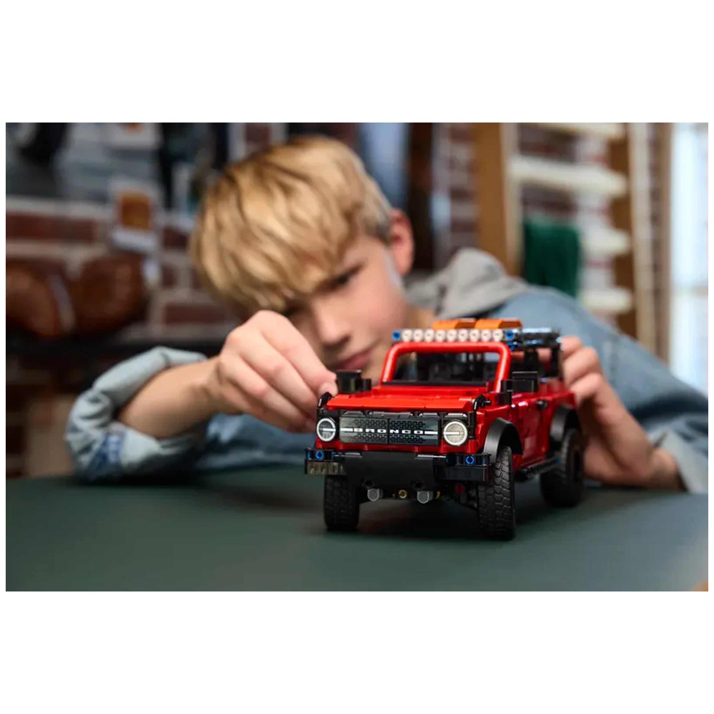LEGO - Technic Ford Bronco SUV - Construction Set Toys