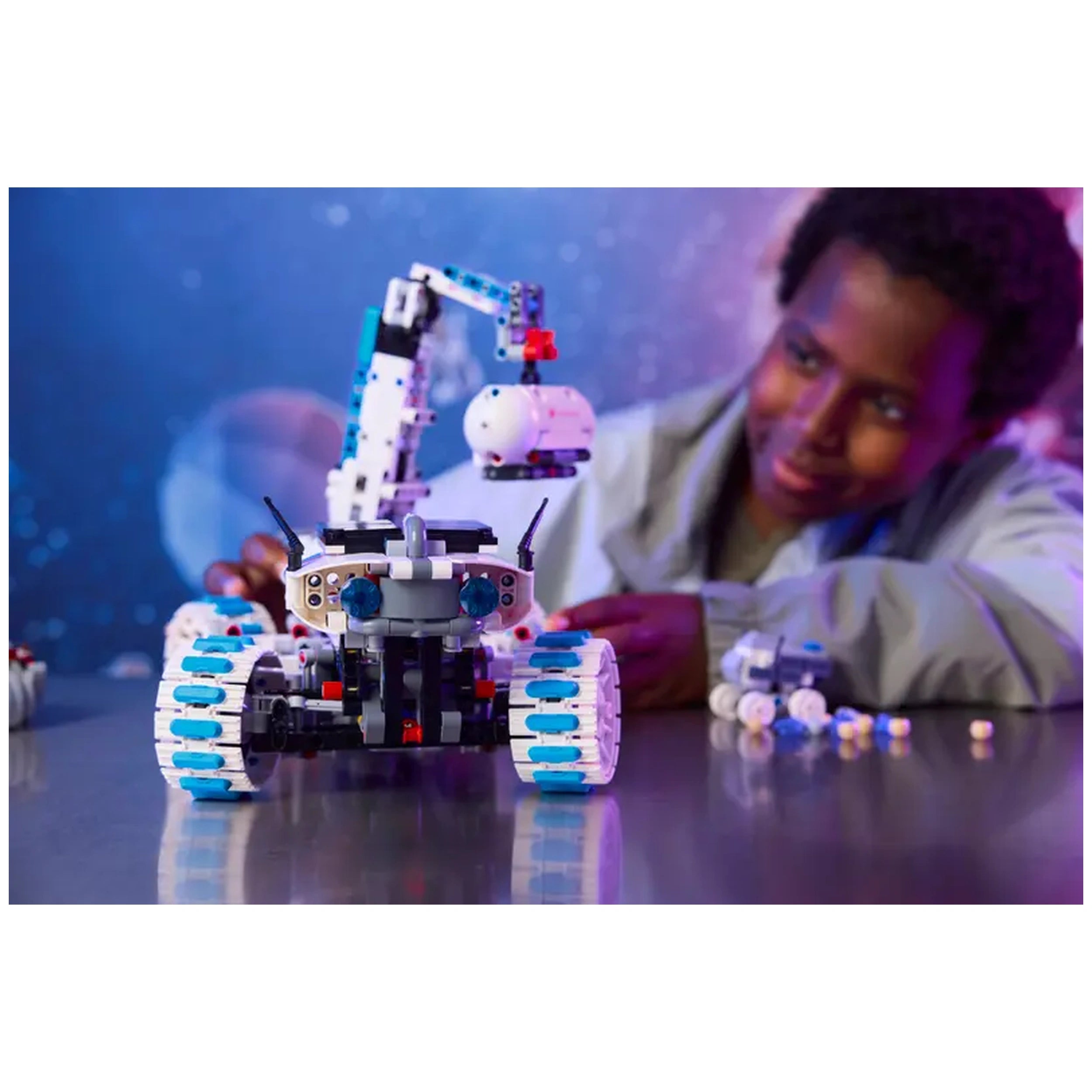 LEGO - Technic Lunar Outpost Moon Rover - Action & Toy Figures