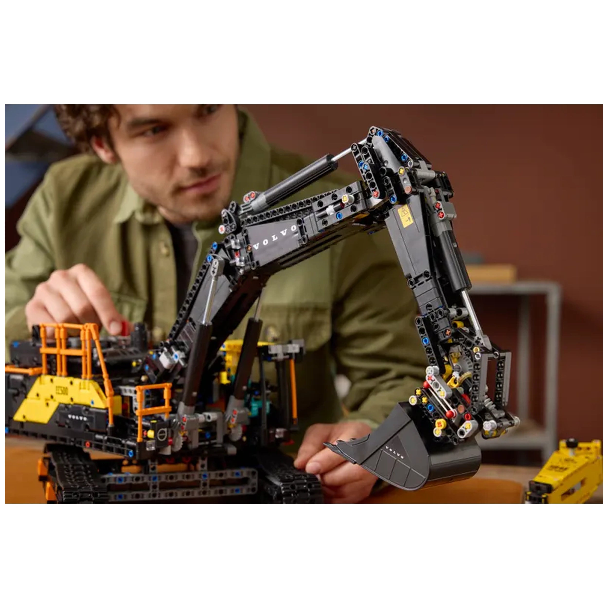 LEGO - Technic Volvo EC500 Excavatrice Hybride - Jouets de Construction