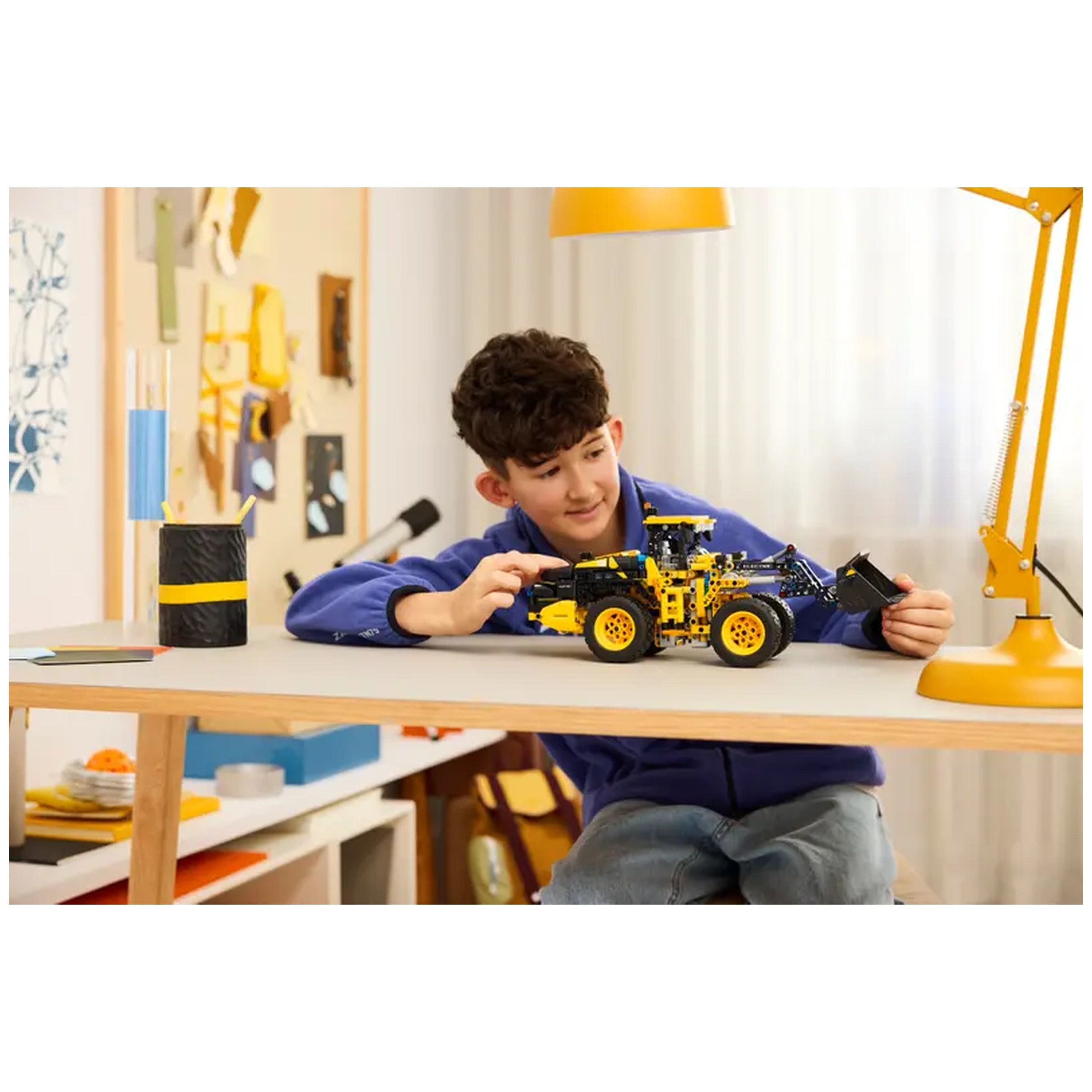 LEGO - Technic Volvo L120 Electric Wheel Loader - Construction Set Toys