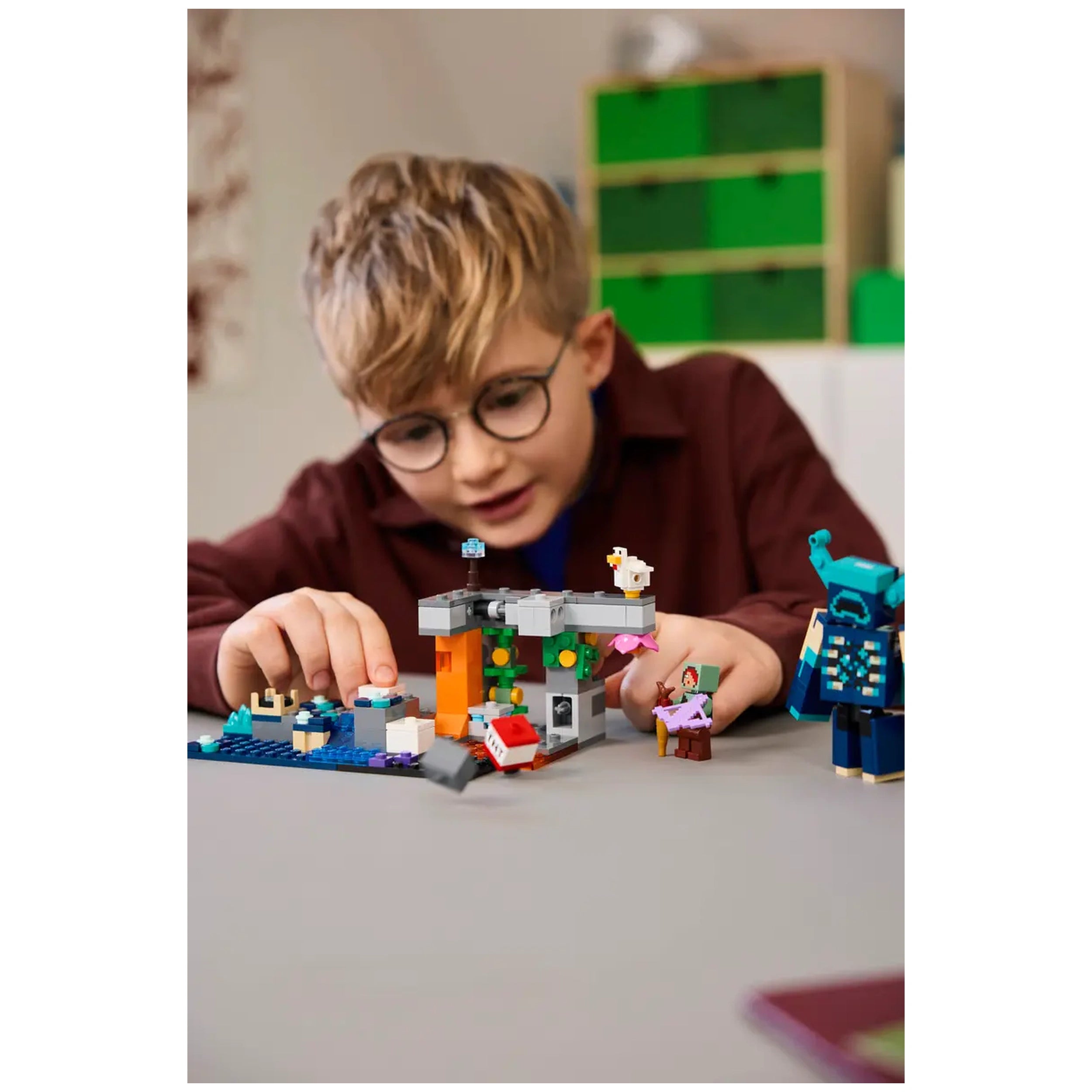 LEGO - The Warden Encounter - Construction Set Toys