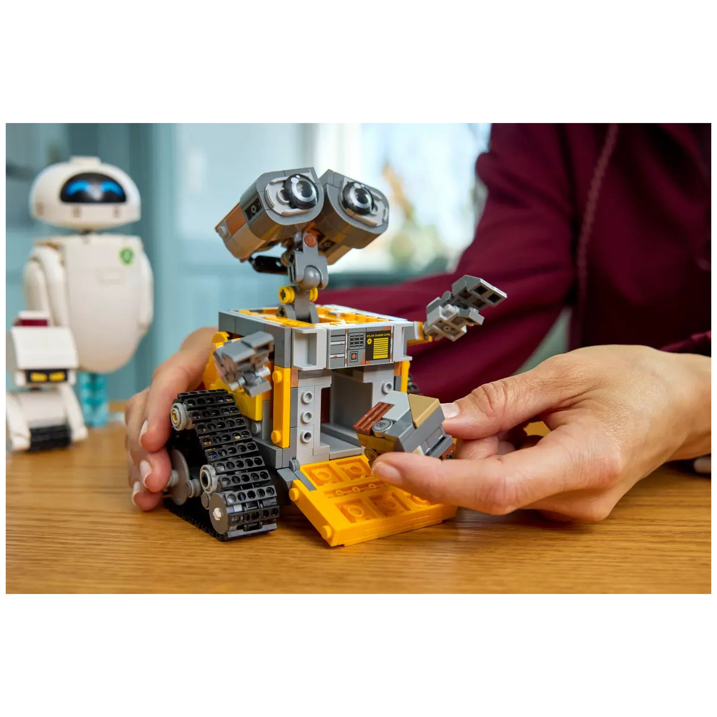 LEGO - WALL-E and EVE - Construction Set Toys