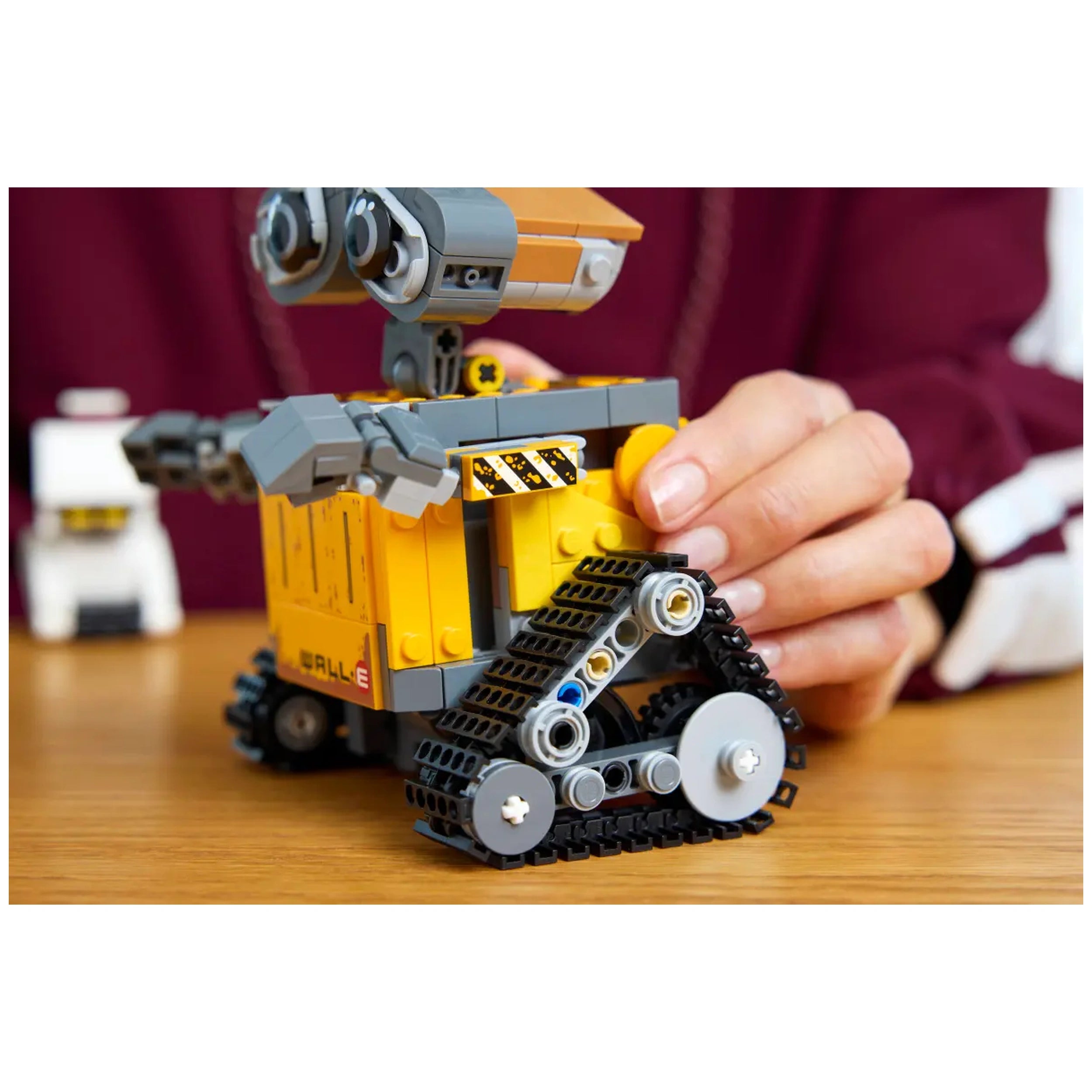 LEGO - WALL-E and EVE - Construction Set Toys