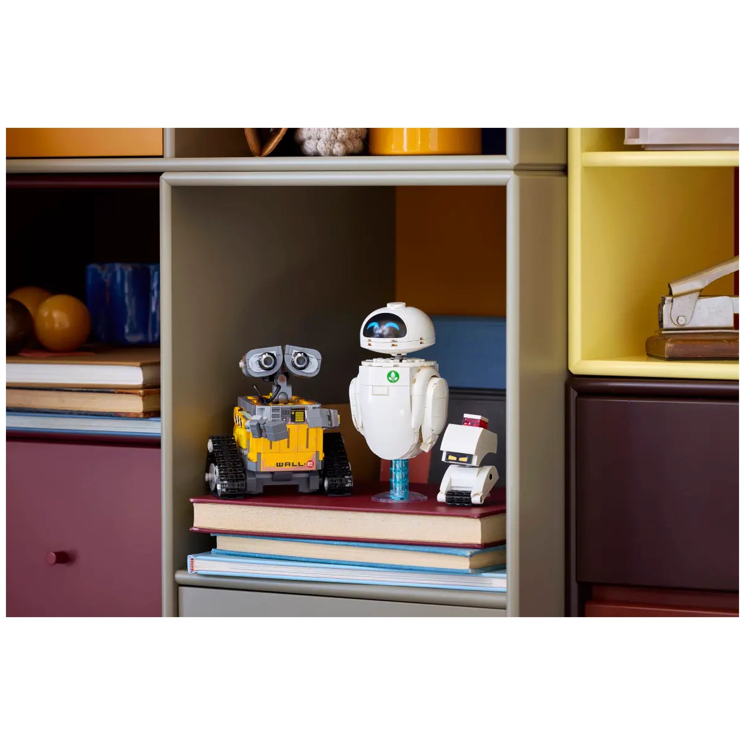 LEGO - WALL-E and EVE - Construction Set Toys