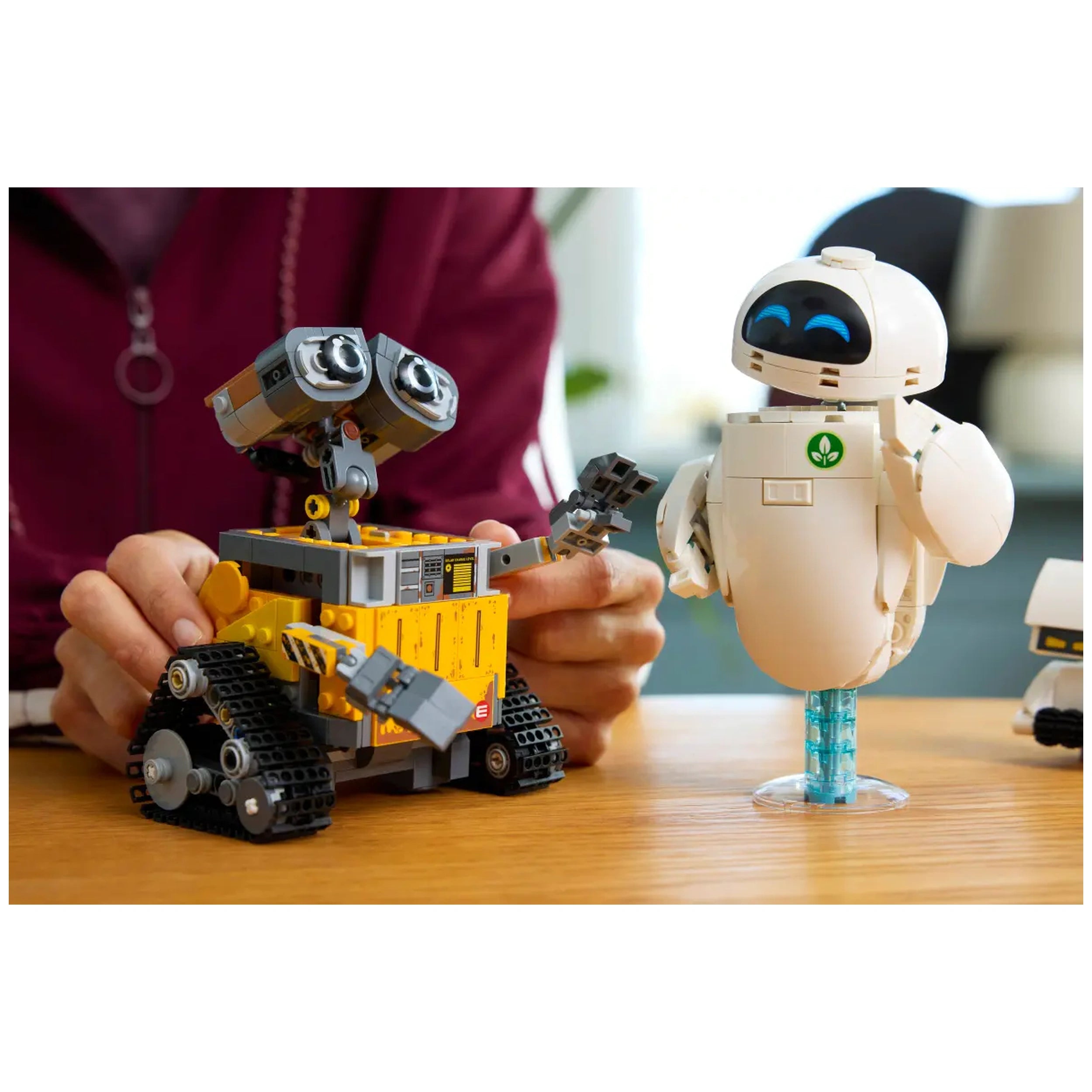 LEGO - WALL-E and EVE - Construction Set Toys