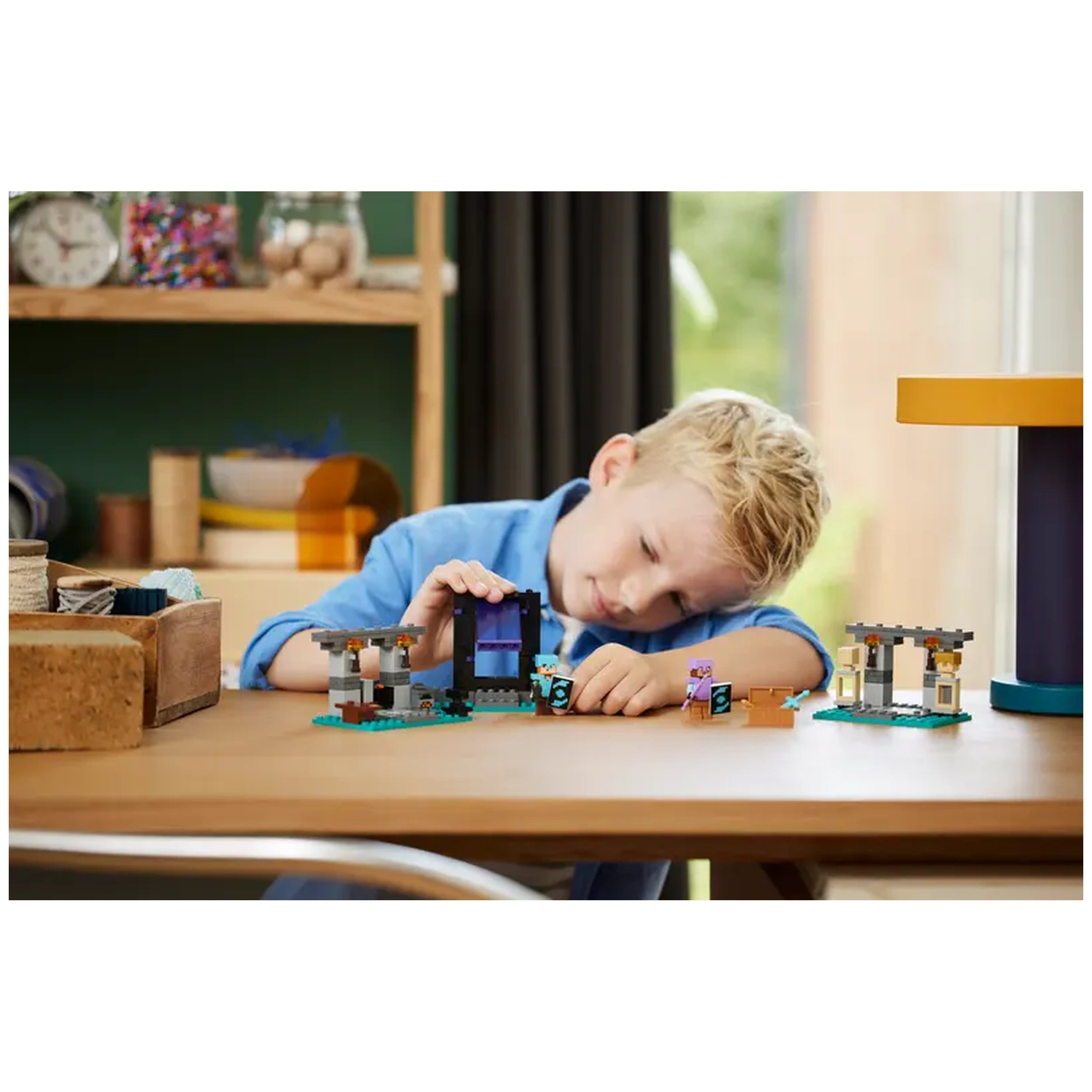 Lego - Minecraft - The Armory - Construction Set Toys