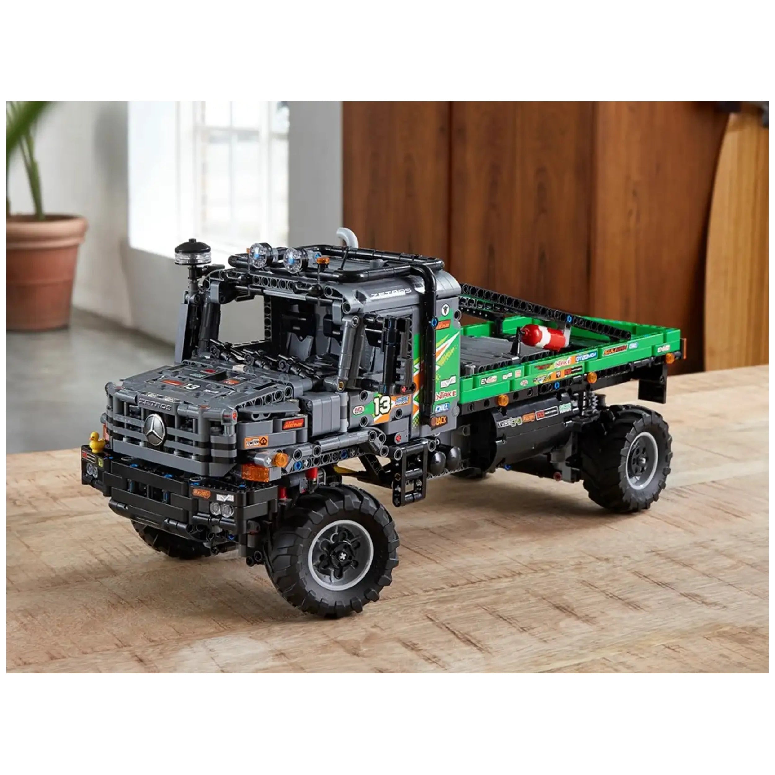 Lego - Technic - Camion d'essai 4x4 Mercedes-Benz Zetros - Jouets de construction