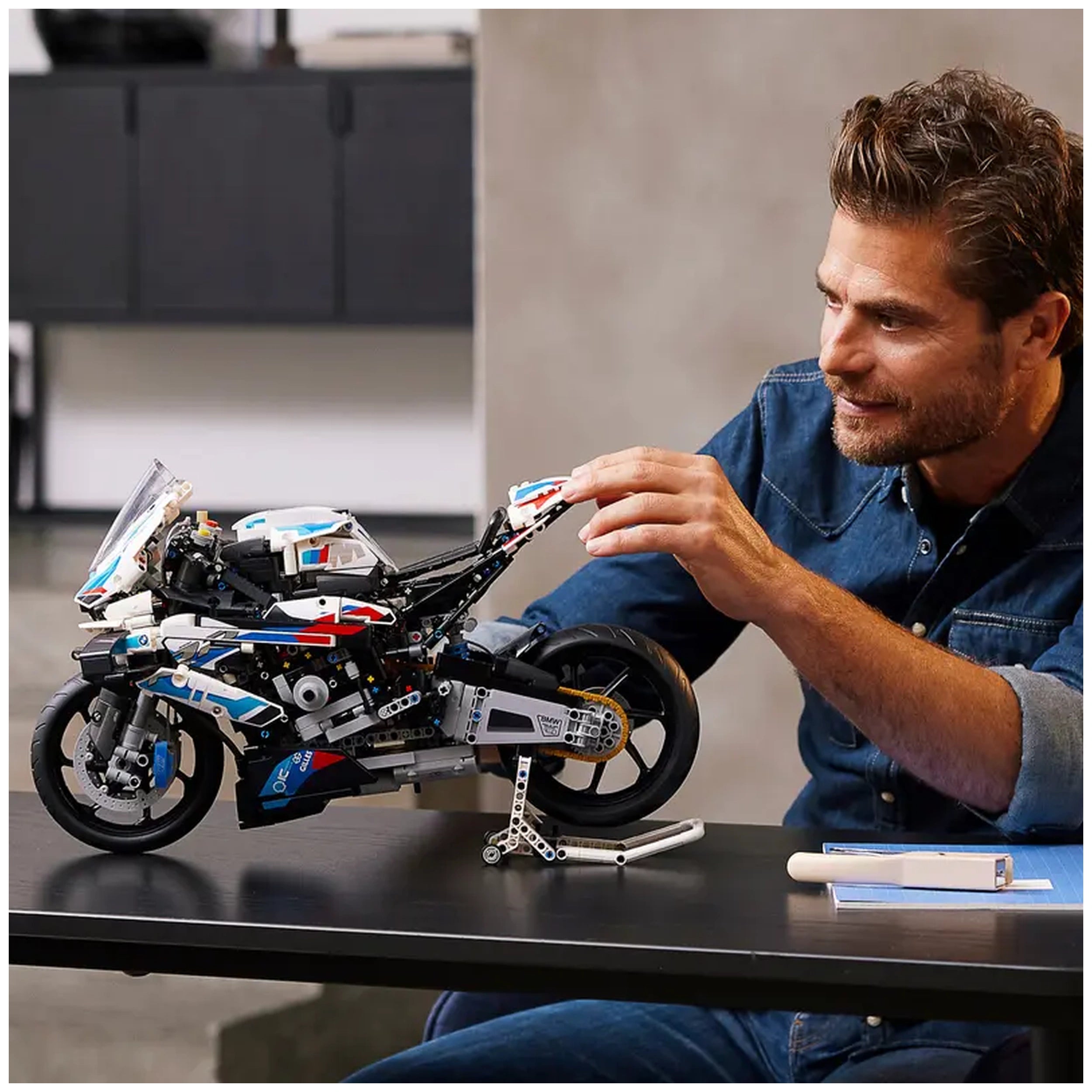 Lego - Technic - BMW M 1000 RR - Construction Set Toys