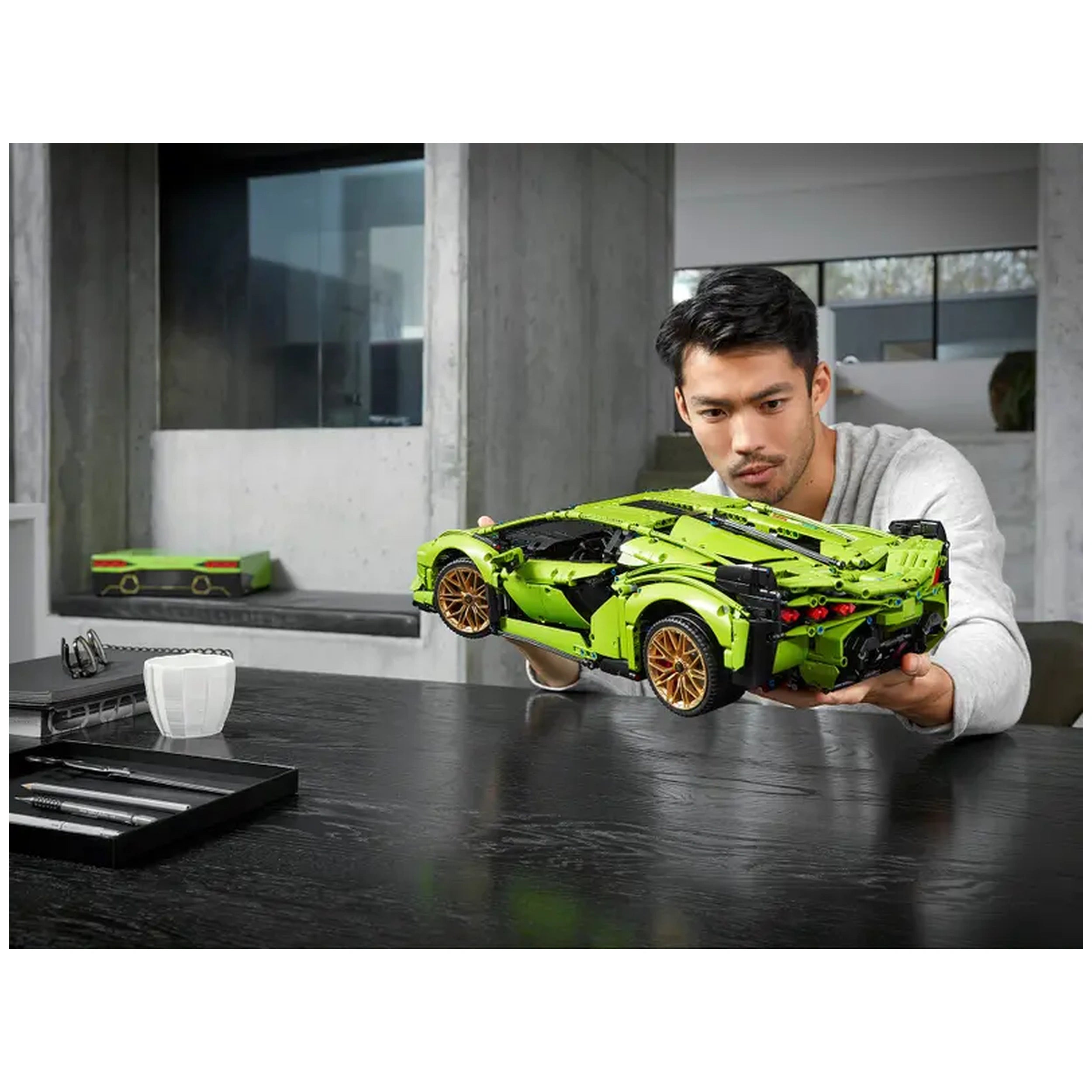 Lego - Technic - Lamborghini Sián FKP 37 - Construction Set Toys