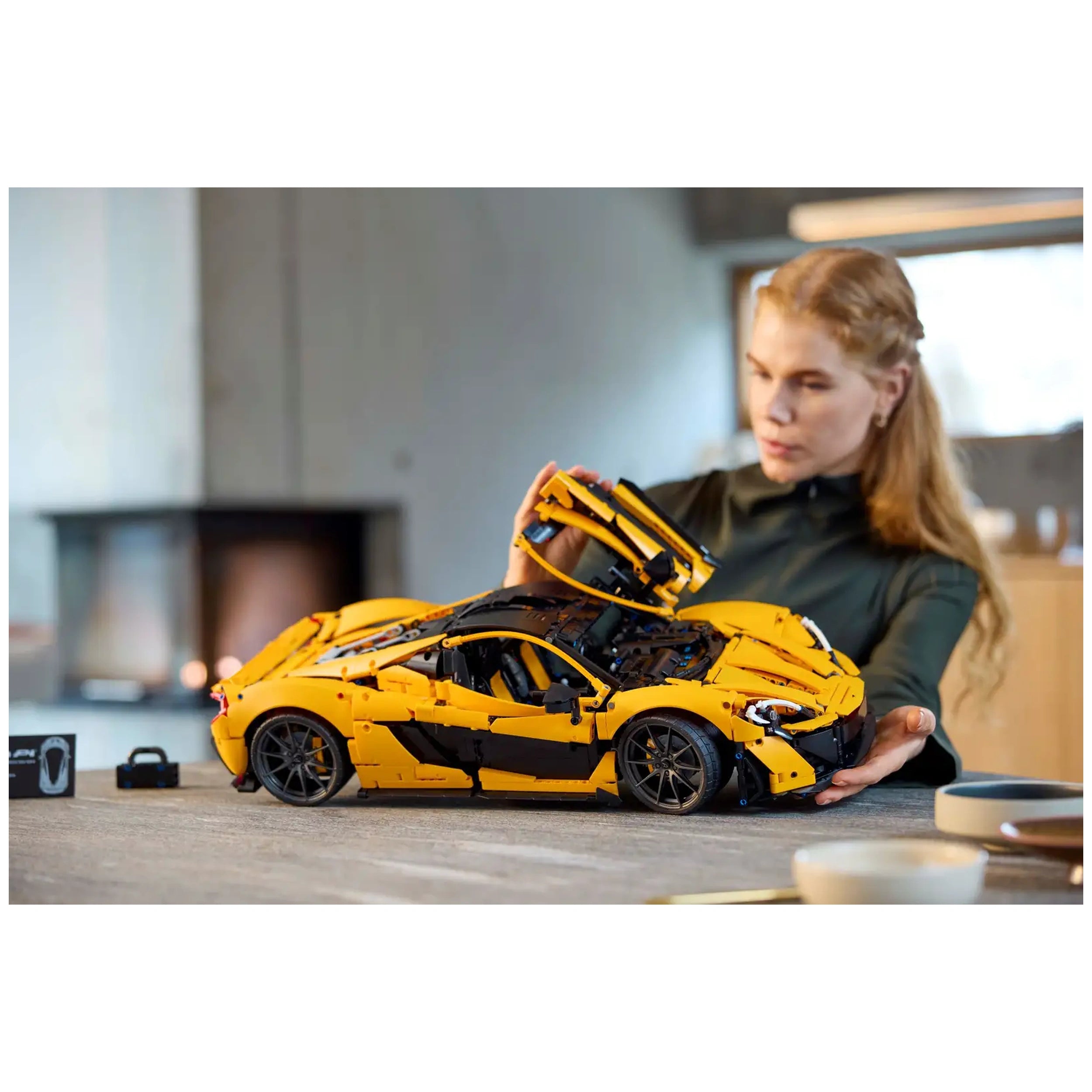 Lego - Technic - McLaren P1 - Construction Set Toys