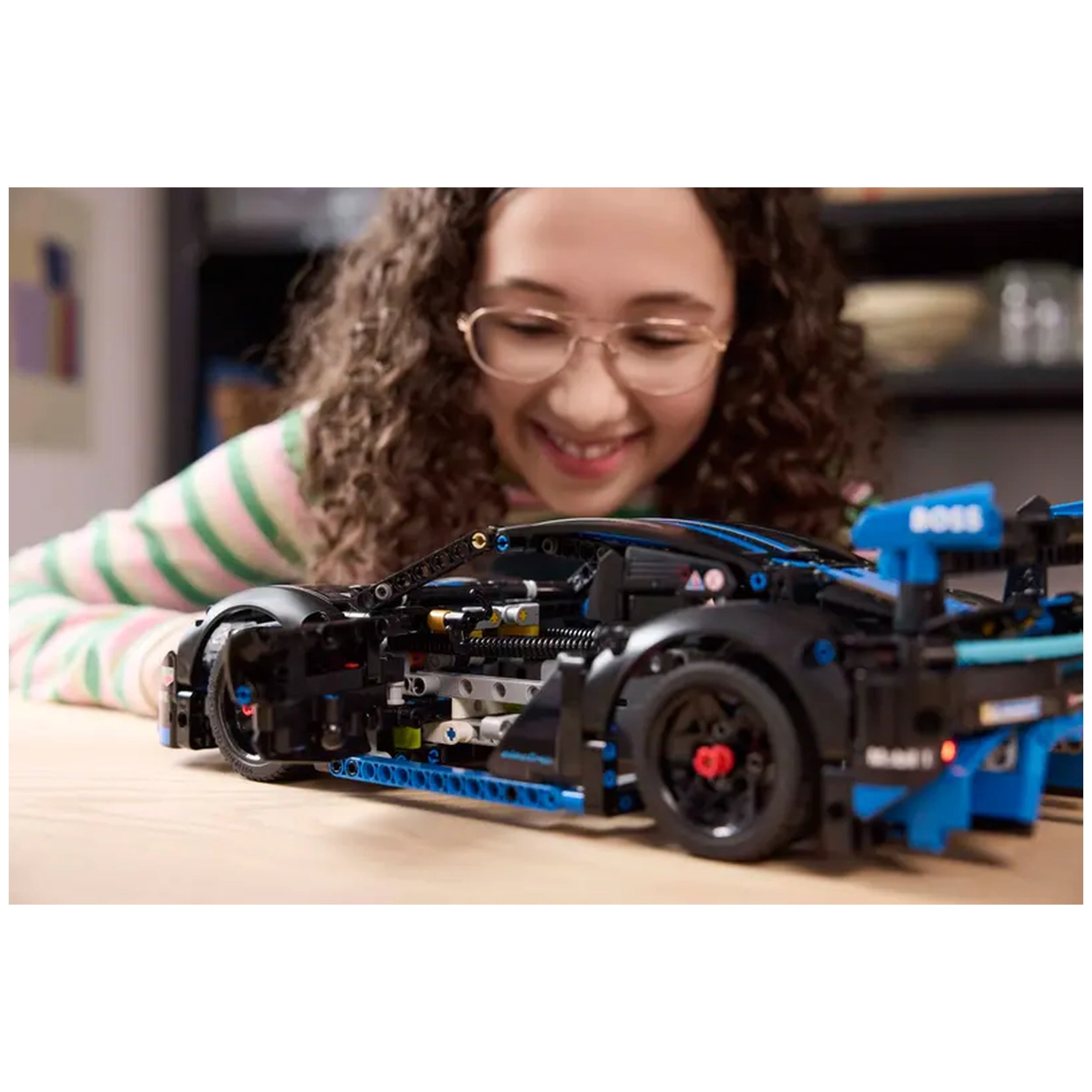 Lego - Technic - Porsche GT4 e-Performance Race Car - Construction Set Toys