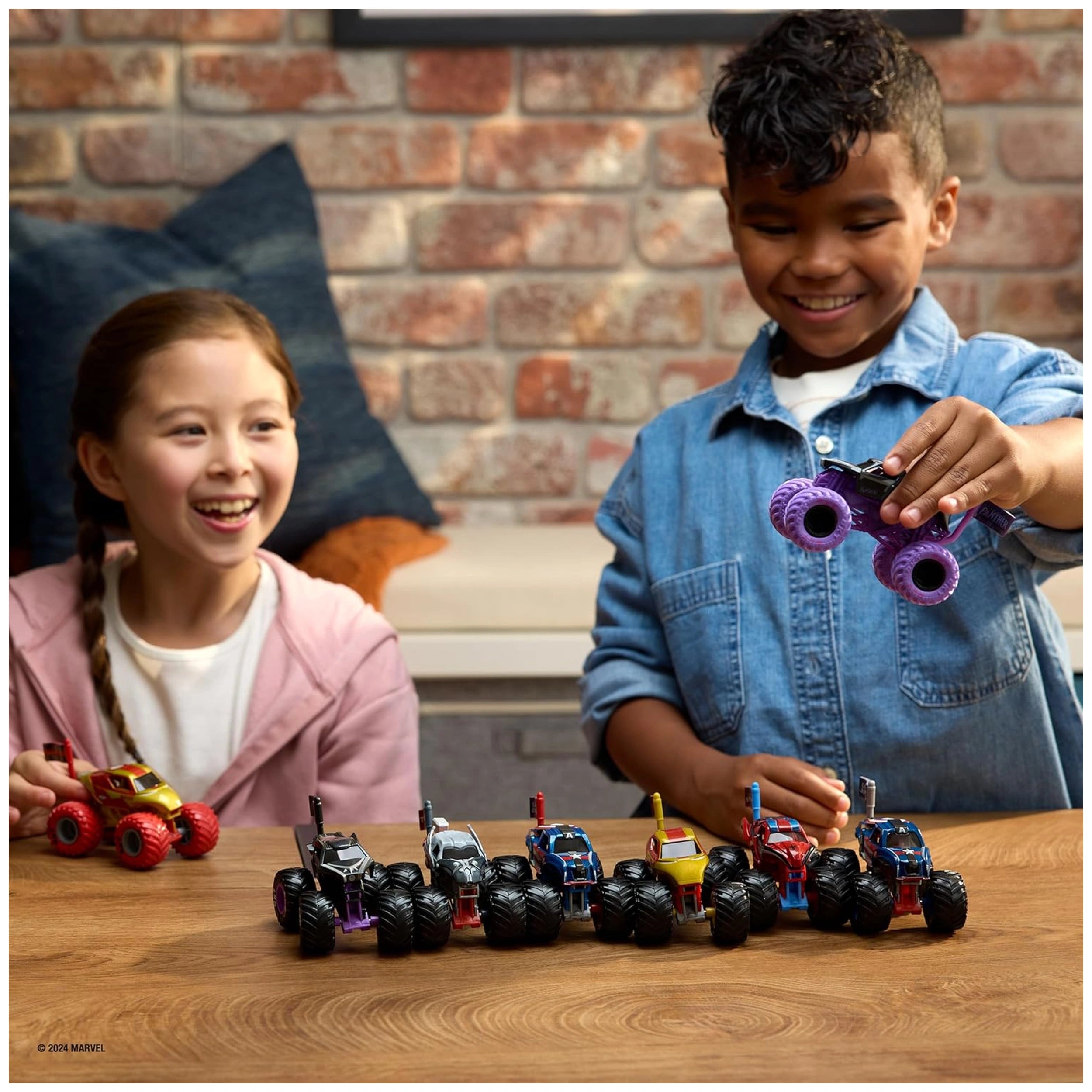 Marvel - Monster Jam Truck - Action & Toy Figures