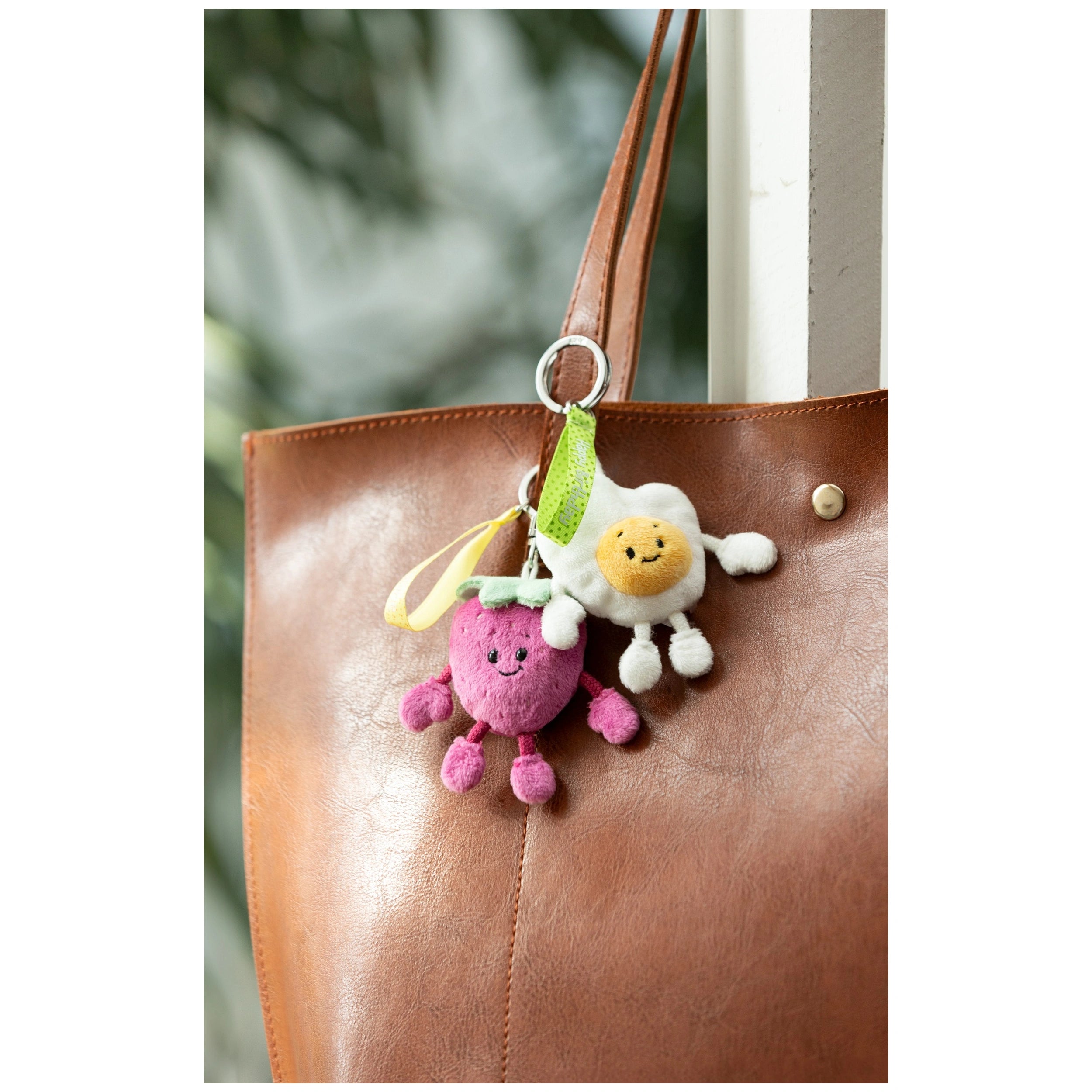 NICI - Mini-Funnies-Keyholder-Strawberry-Collectibles
