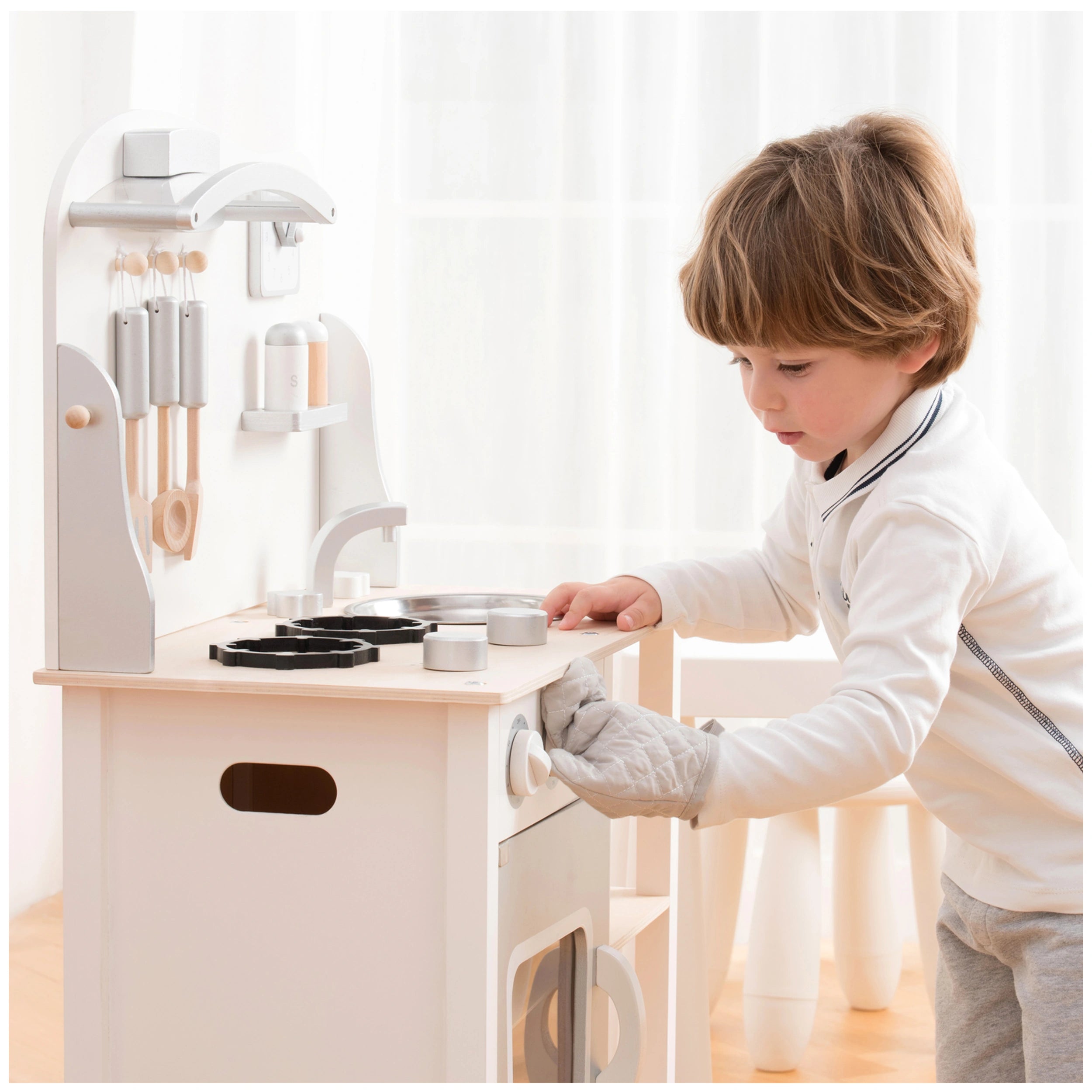 New Classic Toys - Kitchenette - White - Pretend Professions & Role Playing