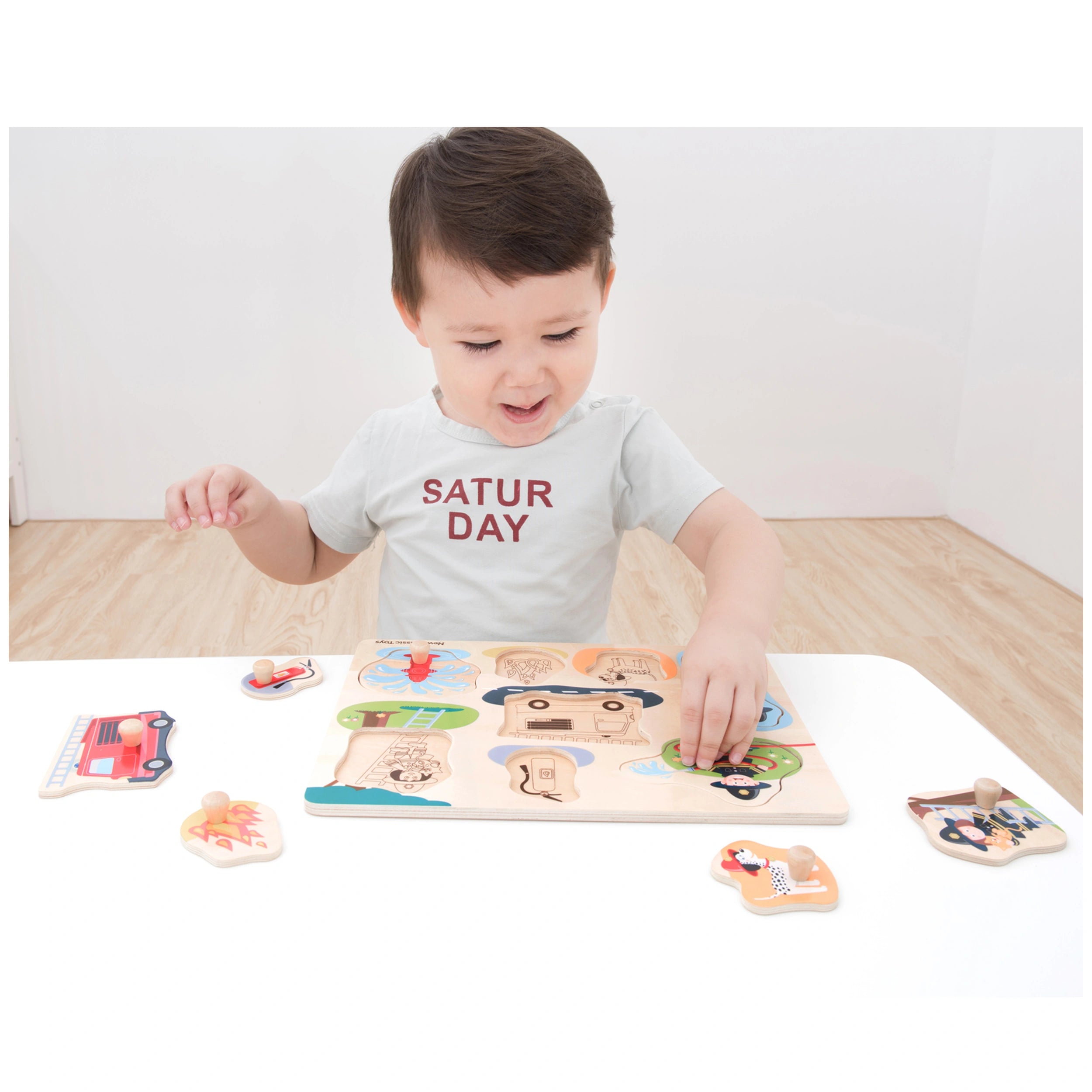 New Classic Toys - Peg Puzzle - 8 Pieces - Fire Brigade - Baby Activity Toys