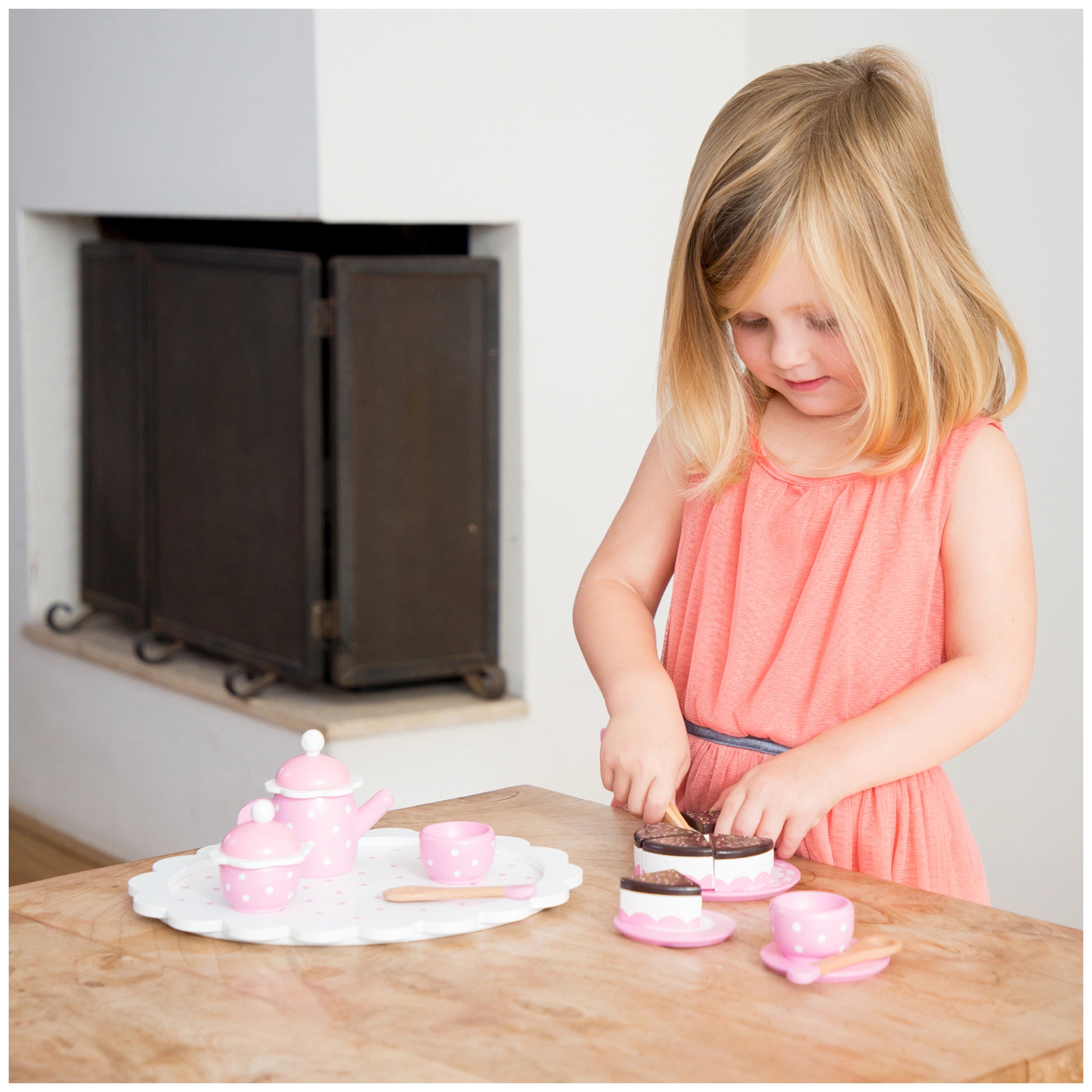 New Classic Toys - Service à thé avec gâteau à couper - Rose - Professions fictives et jeux de rôle