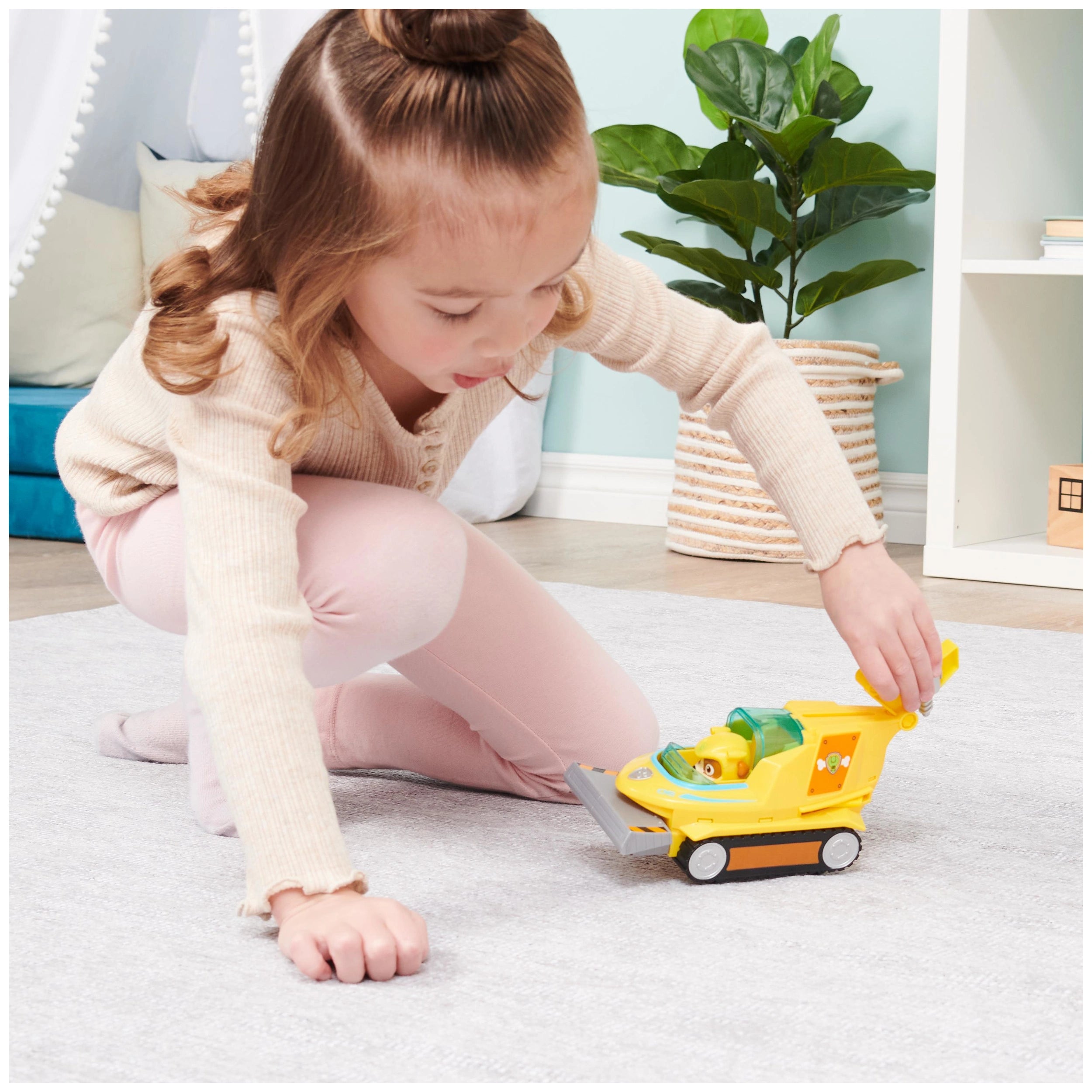 Paw Patrol Aqua Pups Rubble Transforming Hammerhead Shark Vehicle with Collectible Action Figure
