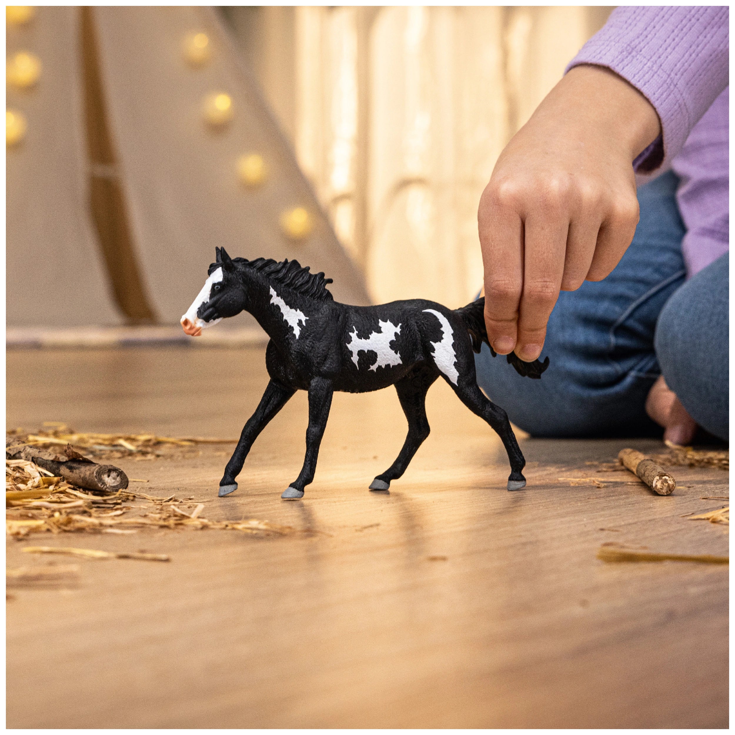 Schleich - Horse Club - Gelding Paint Horse - Action & Toy Figures - 14900