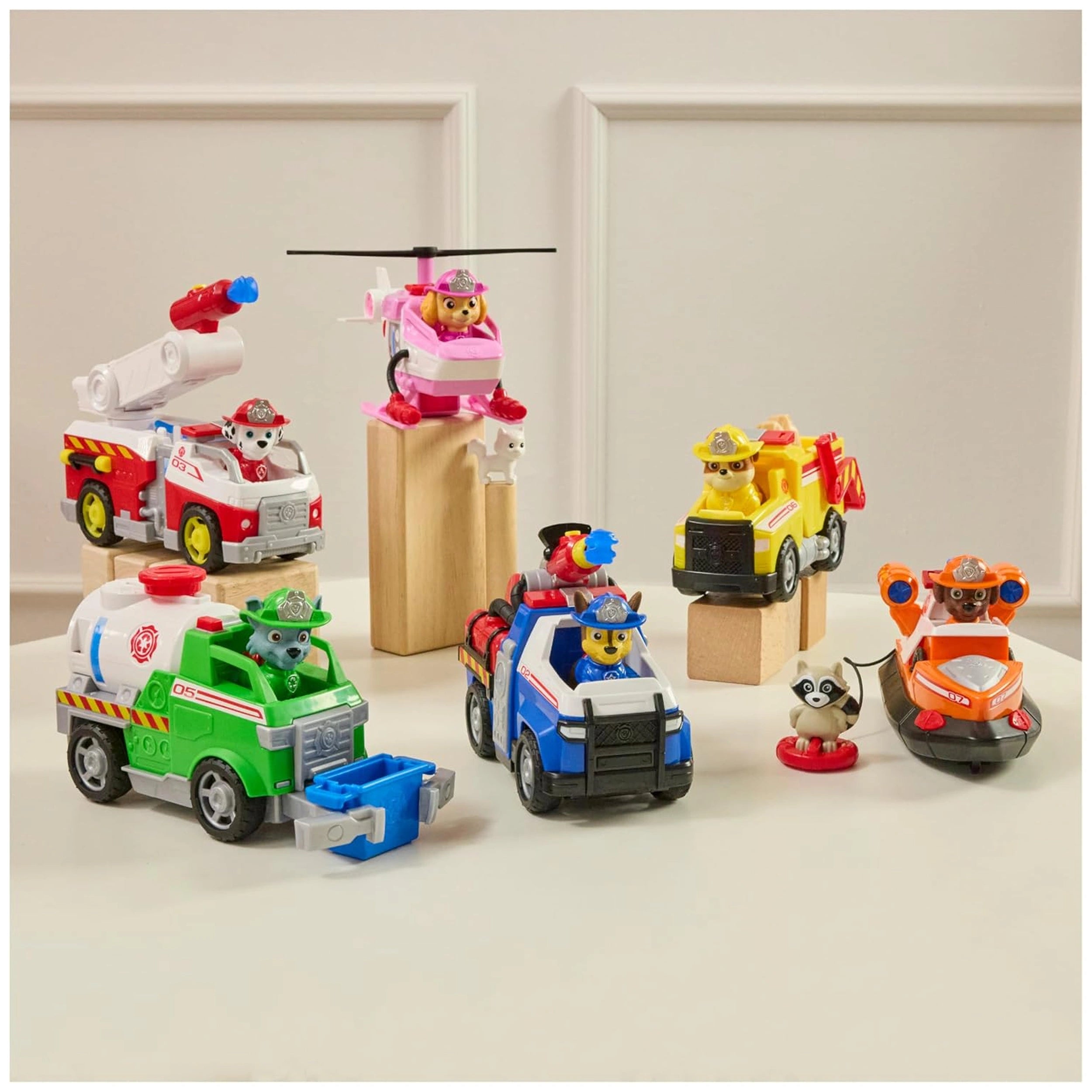Spin Master - Paw Patrol Fire Rescue Chase Rescue Fire Cruiser Toy Playset