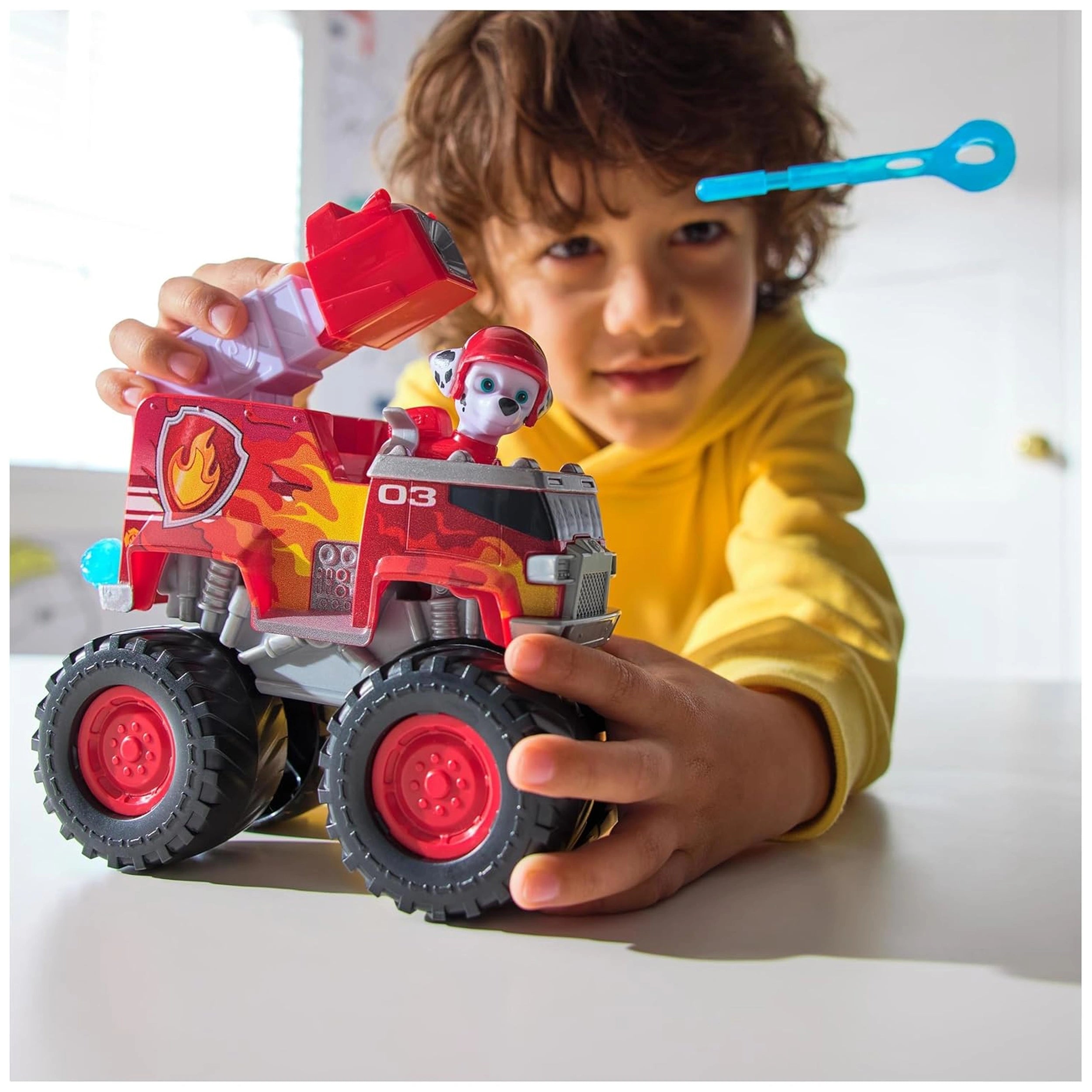 Spin Master - Paw Patrol - Marshall Rescuse Wheels Fire Truck with action figure and play vehicle