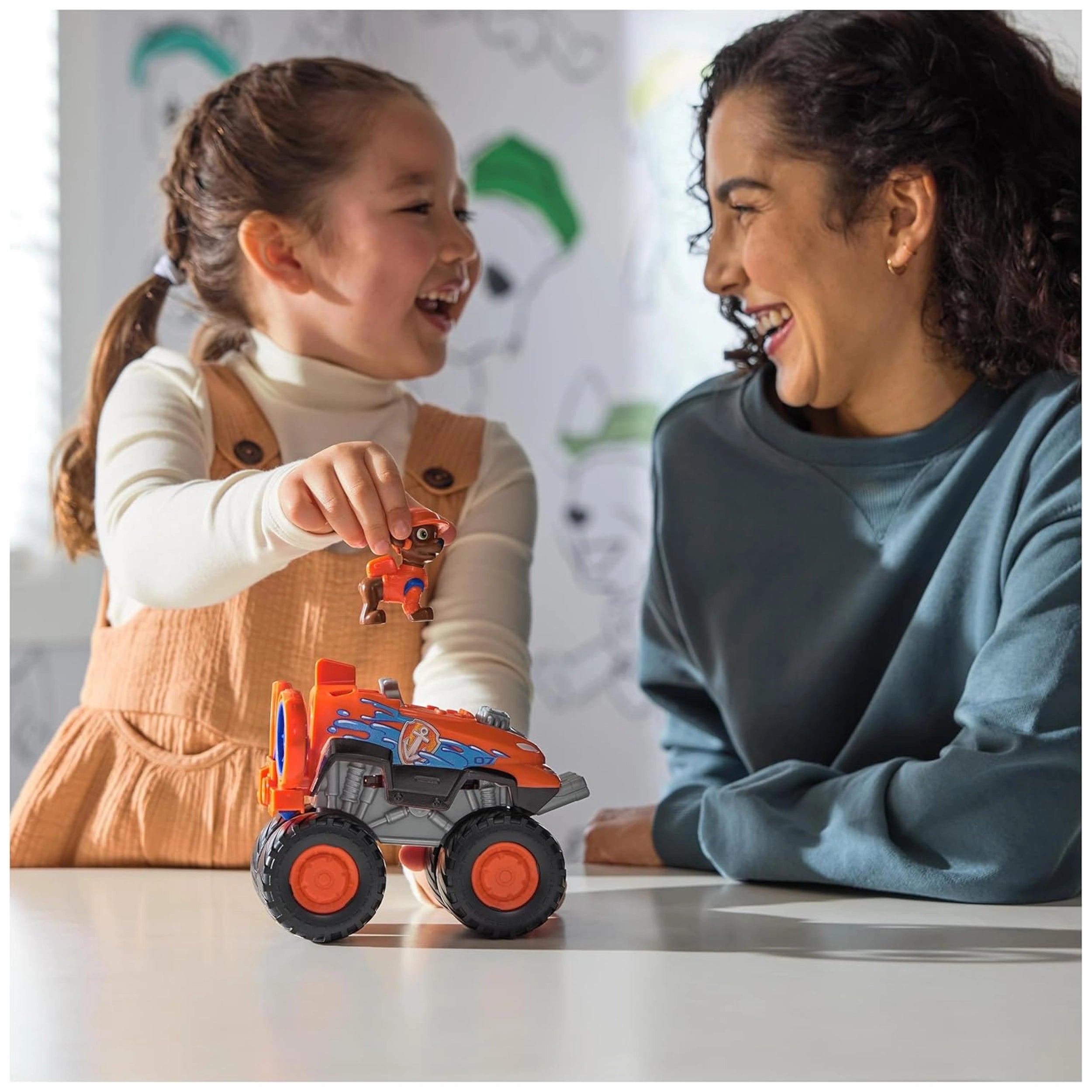 Spin Master - Paw Patrol - Zuma Rescuse Wheels Overcraft Truck with action figure and play vehicle