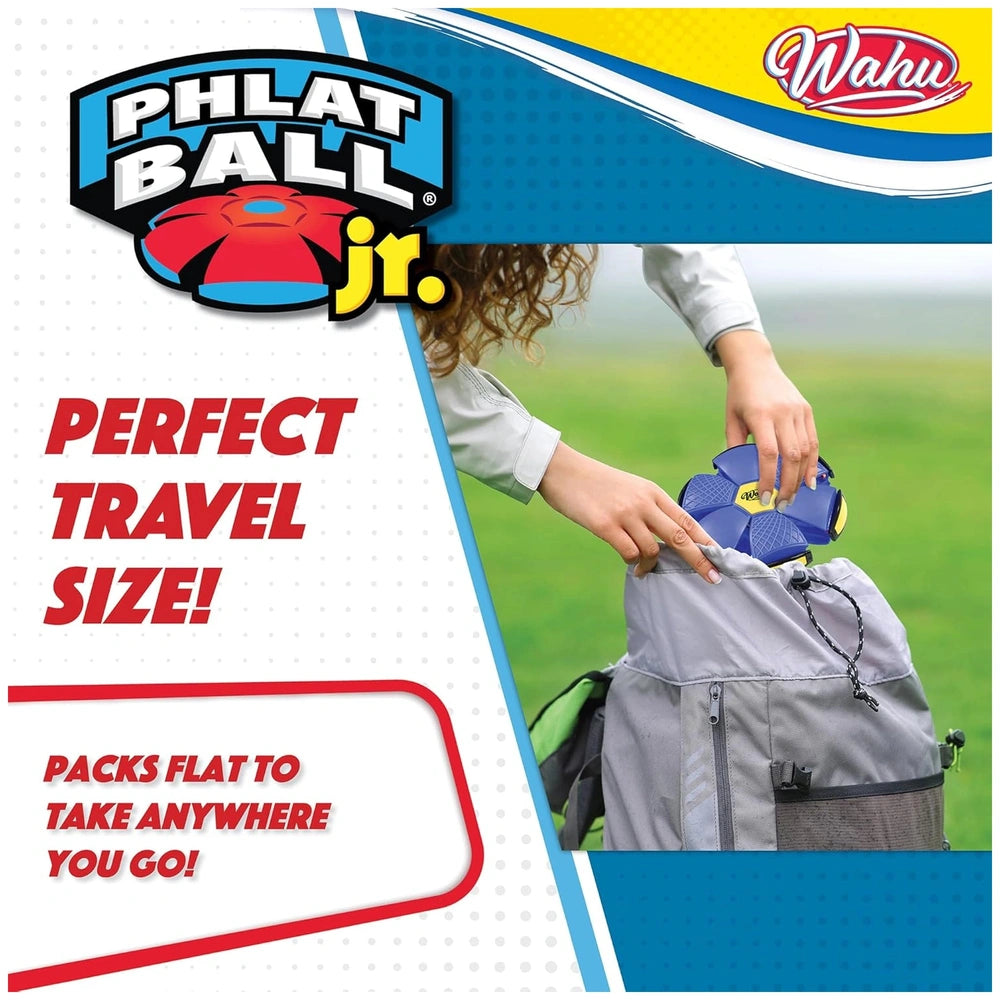 Goliath Wahu Phlat Ball Junior 10 cm sports toy held by a hand, featuring blue and yellow design with printed travel text.