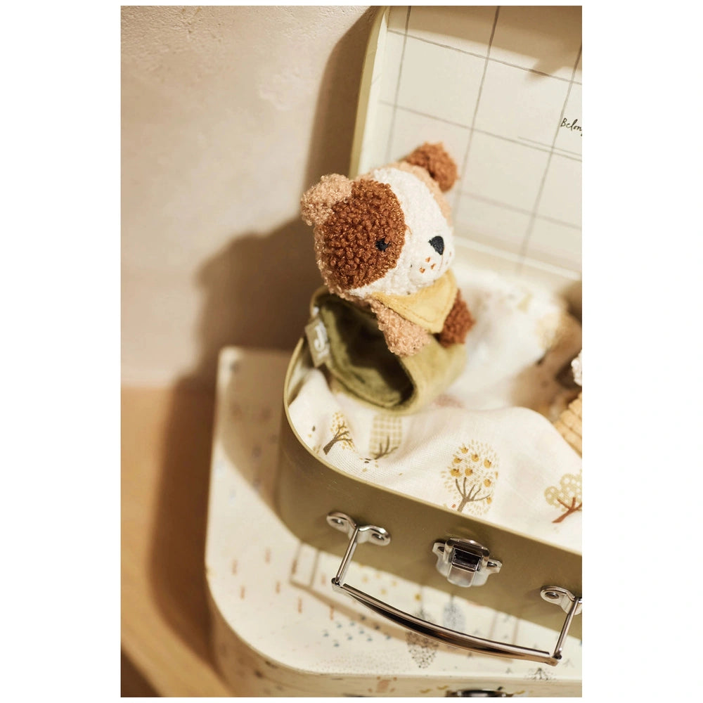 Jollein Activity Cube features a light beige textured fabric with a brown and white stuffed animal wearing a yellow scarf and