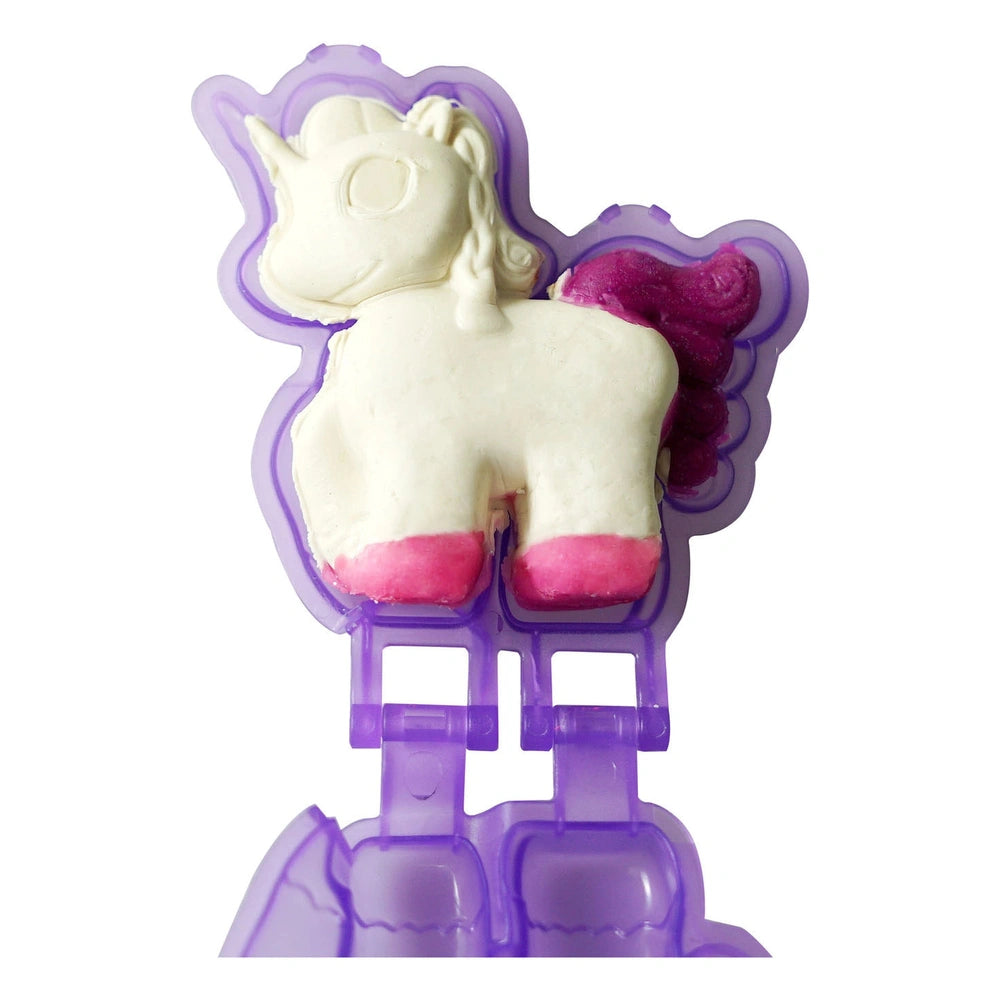 Simba Art & Fun Unicorn Clay Set features a white unicorn figurine with pink accents, displayed in a purple protective case.